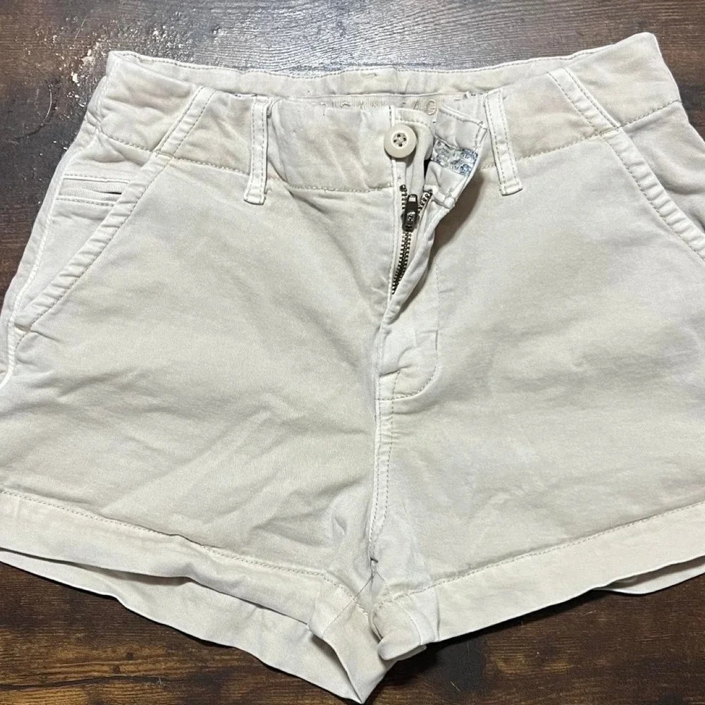 American Eagle Outfitters cream shorts with blue floral pattern 323.5